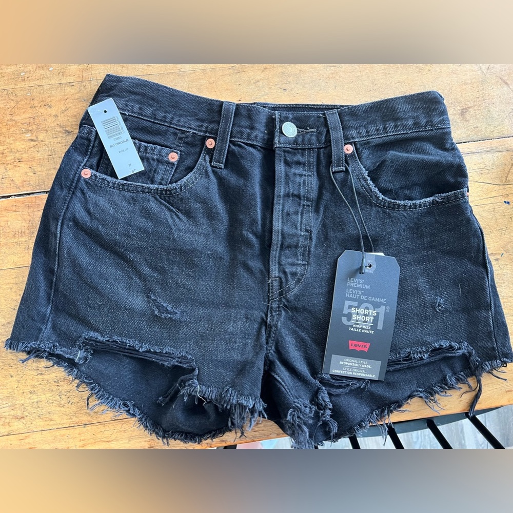 BNWT Levi’s 501 Shorts